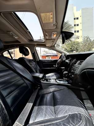 Renault latitude image 8