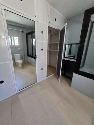 Appartement F4 à louer à Yoff image 8