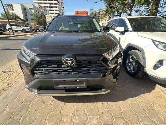 2020 TOYOTA RAV4 image 10