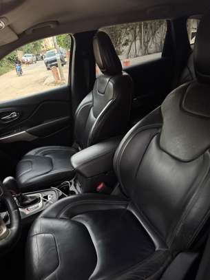 Jeep Cherokee image 11