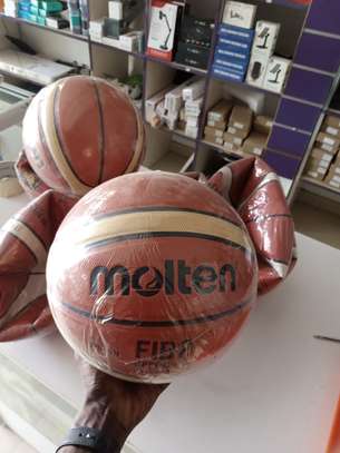 Ballon de Basket-Ball Molten certifié FIBA image 3