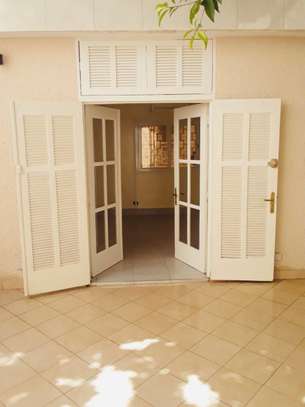 Jolie petite villa à louer image 4