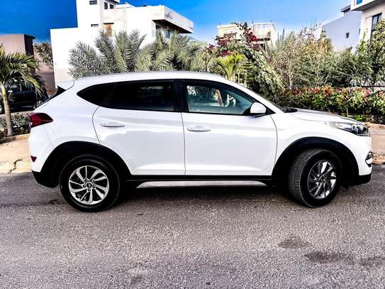 Hyundai Tucson image 9