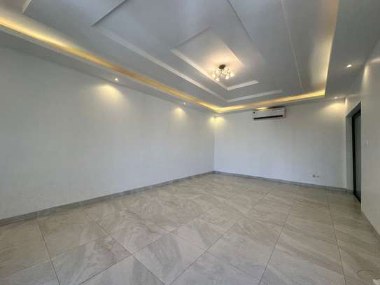 Appartement f4 à louer à Yoff Onomo image 3