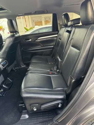 Toyota highlander image 9