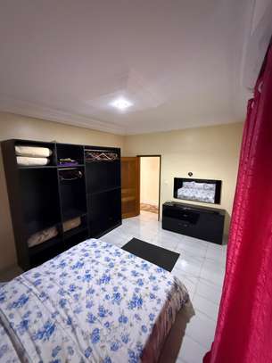 Appartement moderne avec climatisation et balcon image 2