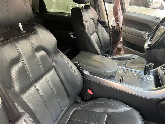 Range Rover Sport image 3