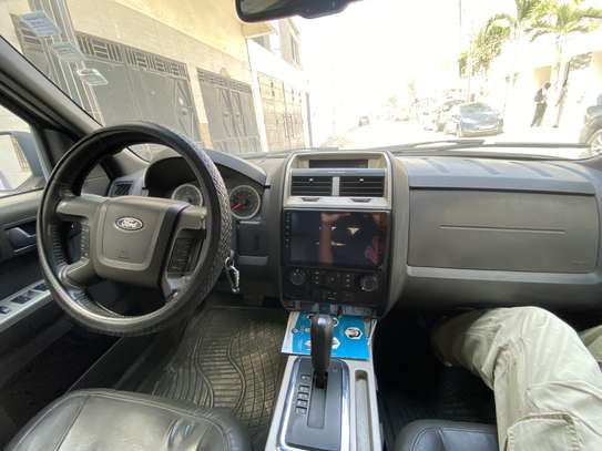 Ford Escape XLT image 9