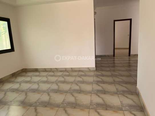 Spacieux appartement aux almadie image 1