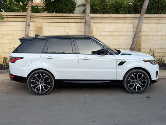 Range Rover Sport image 2
