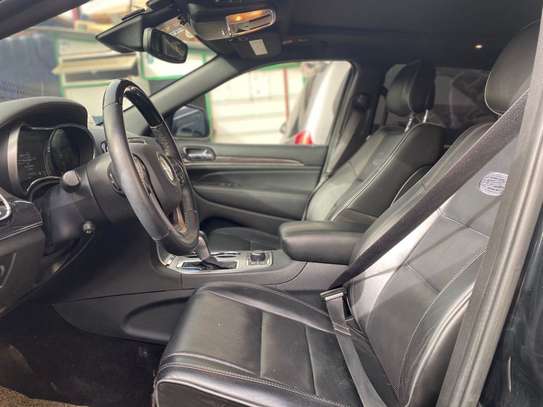 Jeep Grand Cherokee image 6