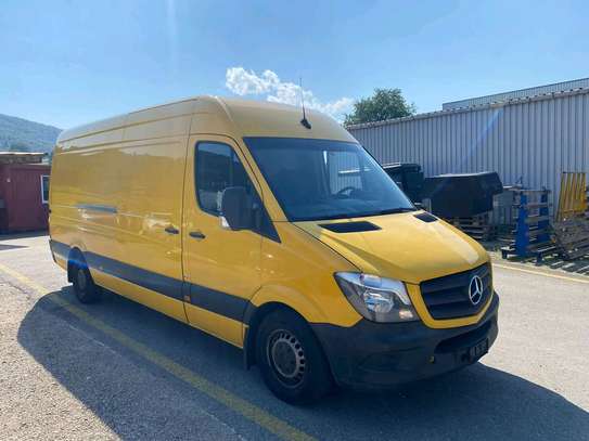 Mercedes Sprinter fourgon utilitaire jaune grande capacité image 5