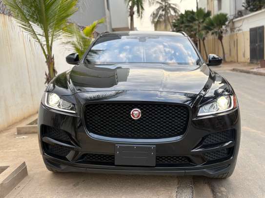 Jaguar F pace 2018 image 3