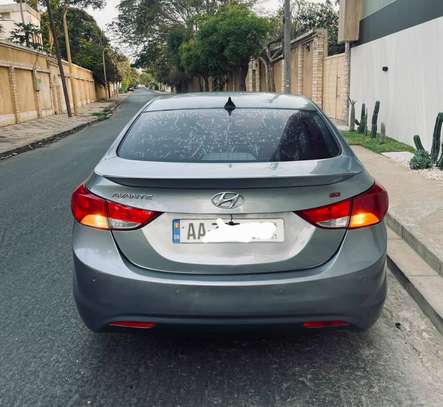 Hyundai Avante année 2015 image 3