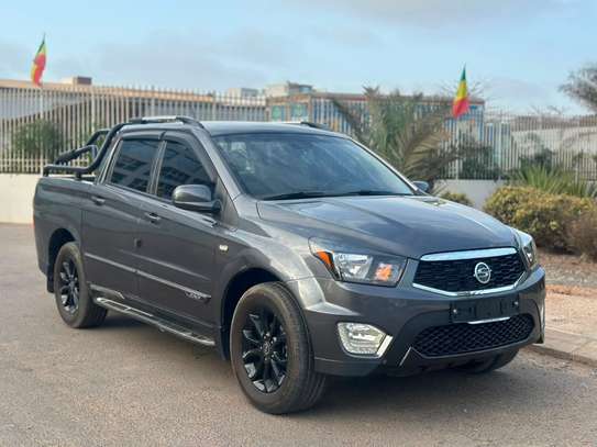 SsangYong Korando 4x4 Gris SUV robuste et confortable image 8