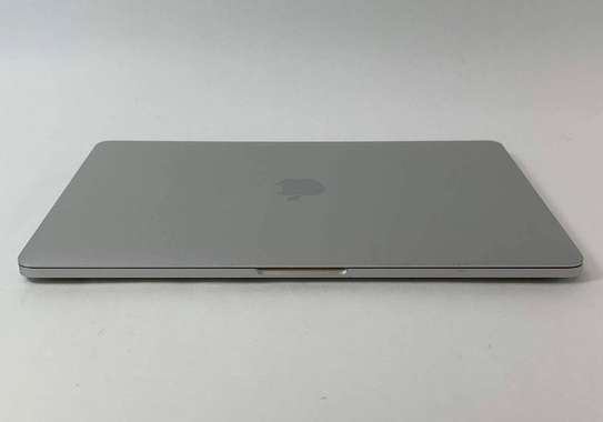 MacBook Pro 2016 touchbar i5 image 3