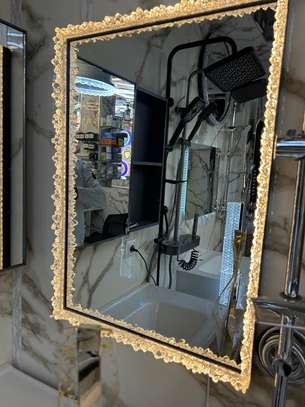 Miroir mural LED anti-buée avec prise intégrée image 3