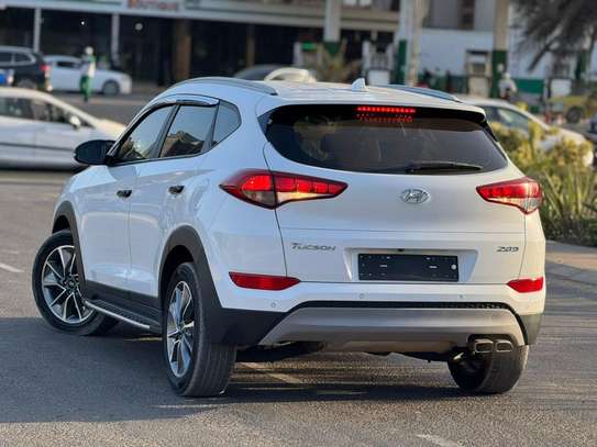 HYUNDAI TUCSON 2018 image 7
