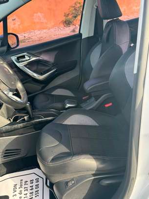Peugeot 2008 année 2017 image 9