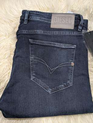 Jeans Grandes Marques coupe classique et slims image 11