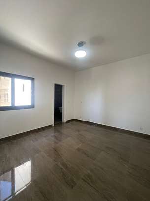 F4 de 160m² à louer usage bureau keur guorgui image 11