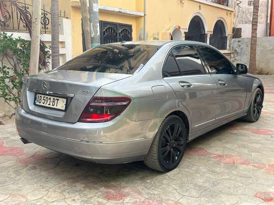 Mercedes C220 image 8