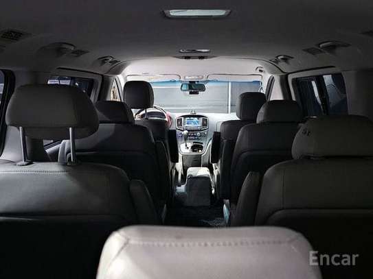 Hyundai Starex 2019 VIP 9 places image 12