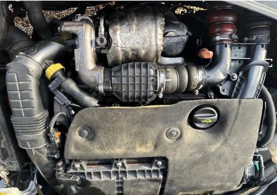 Peugeot 208 Diesel manuel image 3
