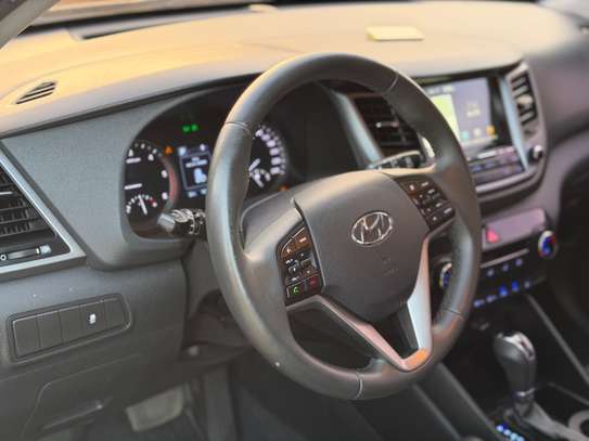 Hyundia Tucson image 7