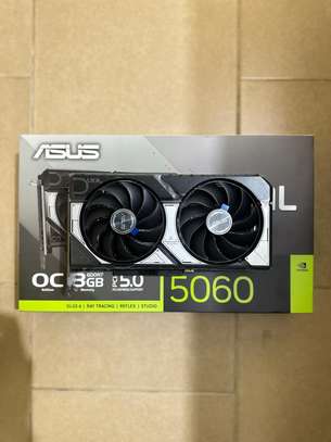 Carte graphique ASUS Dual GeForce RTX 5060 OC 8G GDDR7 image 2