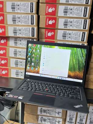 Lenovo Thinkpad T14 image 3