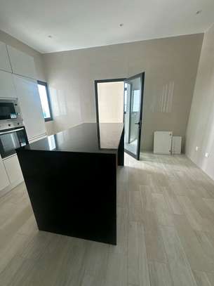 Somptueux Penthouse 289m2 au Point E image 10