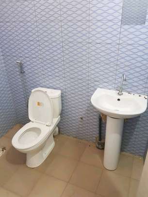 Chambre meublée image 11
