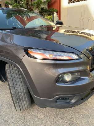 Jeep Cherokee image 2