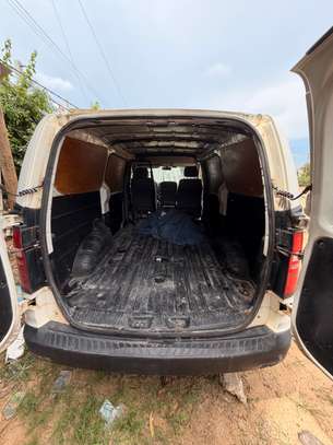Hyundai H1 2011 image 3