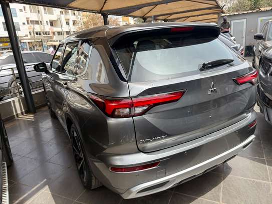 Mitsubishi Outlander 2022 Gris Métallisé image 2