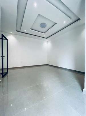 Studio moderne aux Parcelles Assianies image 6