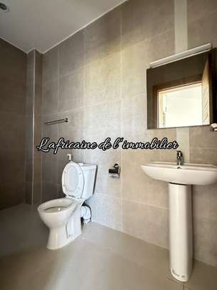 À louer – Superbe appartement F3 vue / mer à Yoff Océan image 14