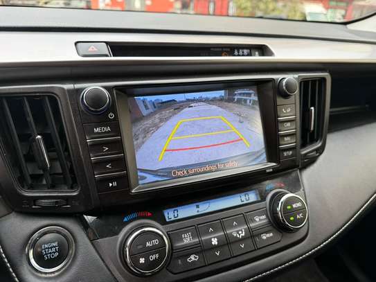 TOYOTA RAV 4 2018 image 8