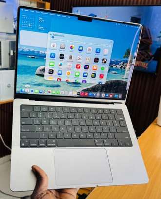 MacBook Pro M1 (2021) 14.2-inch image 1