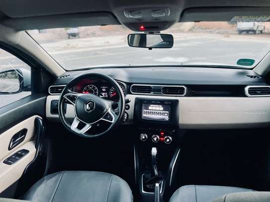 RENAULT DUSTER image 5