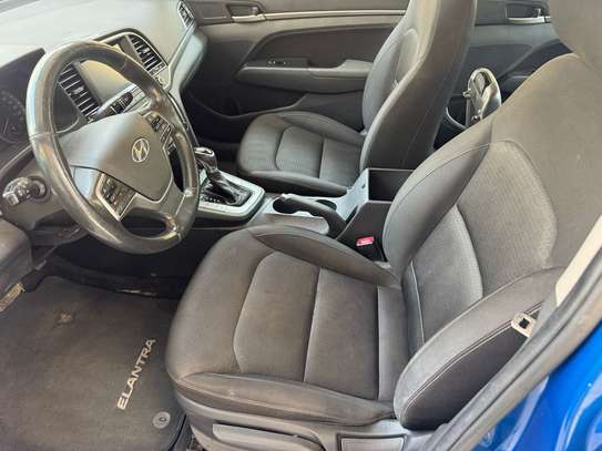 Hyndai  Elantra 2017 image 6