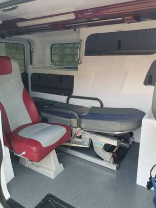 Ambulance : Opel Vivaro 2016 image 3