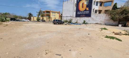 Terrain Angle Mermoz corniche 350 m² image 3