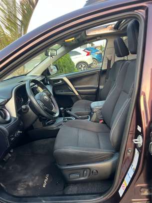 Toyota Rav4 Xle image 10