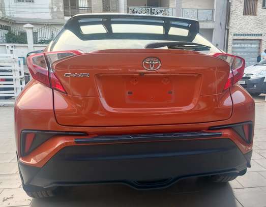 Toyota C-HR SUV 2021 image 8