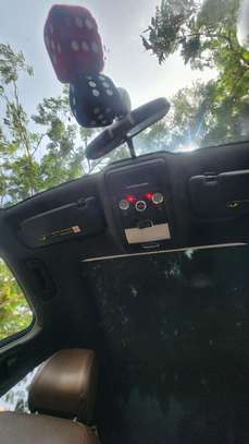 Audi Q5 SUV gris 5 portes spacieux image 7