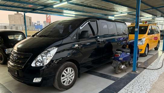 Hyundai Starex VIP 12 places image 4