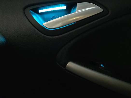 FORD FOCUS SE image 13