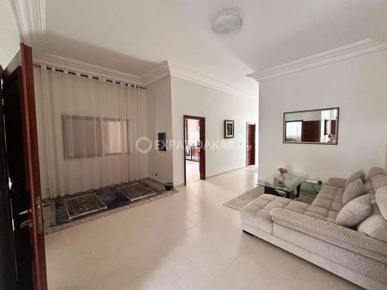 duplex f5 à louer ngor avec jardin image 9